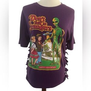 ROMWE Steven Rhodes Don't Talk to Strangers Safety Education T Shirt Medium